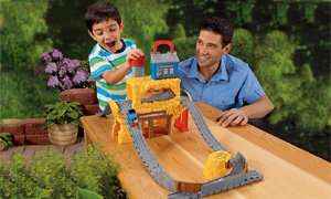  Thomas the Train: Take n Play Rumbling Gold Mine Run: Toys 