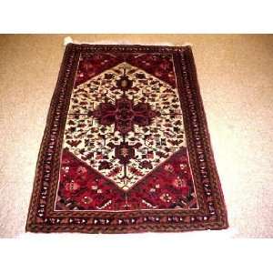    3x5 Hand Knotted Heriz Persian Rug   50x31