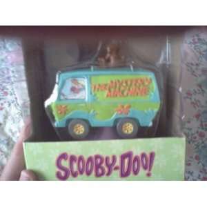   Doo the Mystery Machine with Wobble Head Scooby Doo: Toys & Games