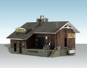 Woodland Scenics N Scale   Pre Built   Chips Ice House   WO 4927 