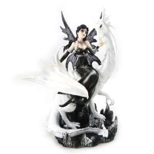  Statuette Fairy Dreams black white.