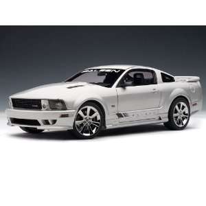  Saleen Mustang S281 Coupe 1/18 Silver: Toys & Games