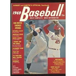 Smith Baseball Complete Yearbook McLain & Bob Gibson Cover NRMT   MLB 
