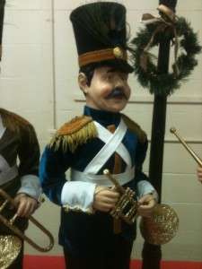   Marching Soldier Band Victorian Classic Ornament Street Light  