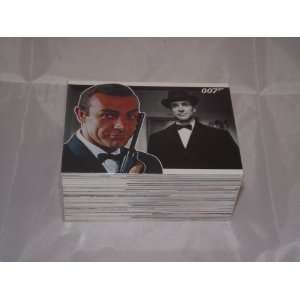    James Bond Heroes & Villains Trading Card Base Set: Toys & Games