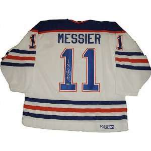  Mark Messier Edmonton Oilers Autographed 1982 Throwback 