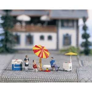  11524 Sidewalk Cafe Figure/Accy Set HO Toys & Games
