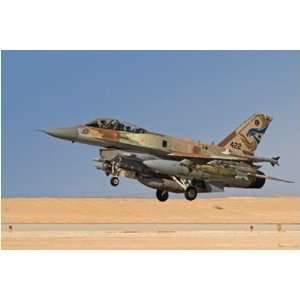  KINETIC MODELS   1/72 F16I Sufa (Storm) 2 Seater Israeli 