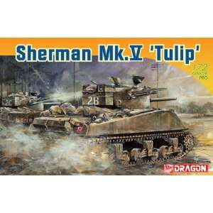  Dragon 1/72 Sherman Mk V Tulip Tank Kit: Toys & Games
