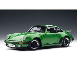  Porsche 911 3.0 Turbo 1/18 Vipern Metallic Green: Toys 