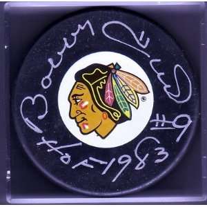  Bobby Hull Autographed Hockey Puck   * * W COA 3A: Sports 