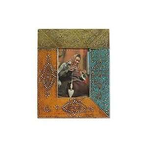  NOVICA Brass picture frame, Queen of India (4x6)