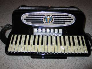 INCREDIBLE VINTAGE ITALO AMERICAN 120 BASS ACCORDION 7 SWITCH 