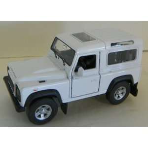  Welly 1/32 Scale Diecast Land Rover Defender in Color 