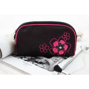  New! Adorable Daisy Love Black Flat Cosmetic Bag: Beauty