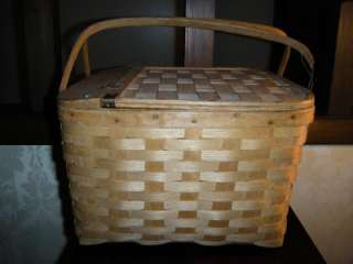 VINTAGE WOVEN WICKER BASKET WITH WOOD PIE STAND  