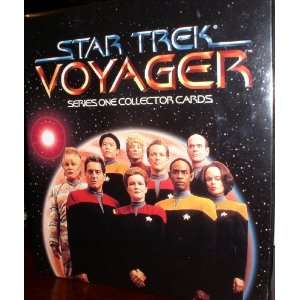  STAR TREK VOYAGER NOTEBOOK AND 300+COLLECTORS CARDS: Toys 