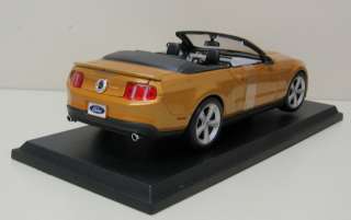 2010 Ford Mustang GT Diecast Model   Gold   Maisto 1:18  