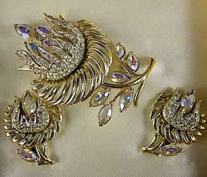 VINTAGE Costume Jewelry CORO Earring Broach Matched Set  