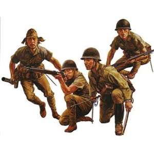   35 Japanese Army Infantry (Plastic Figure Model): Toys & Games
