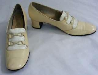 Vintage 60s Mod Ivory White Leather Low Chunky Heel Shoes Pumps Easy 