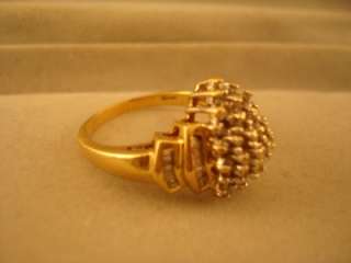 10 KARAT GOLD DIAMOND CLUSTER RING SIZE 9.5  