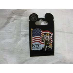  Disney Pin NYC Fireman Mickey with American Flag Toys 