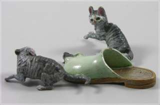   KK zwei Katzen mit Maus im Pantoffel ~1920 Two cats and Mouse  