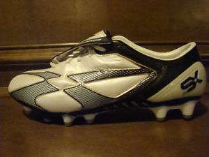 New Mens UMBRO SX FLARE A Soccer Cleats Black/White  