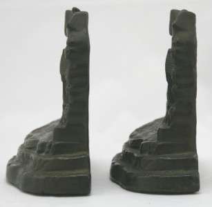 ARMOR BRONZE WELCOME GUEST BOOKENDS NEW YORK CITY  