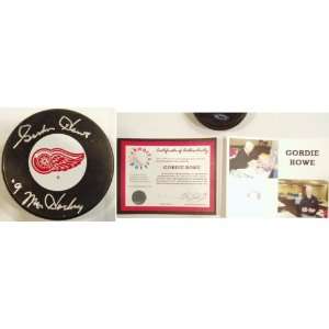 Gordie Howe Signed Red Wings Hockey Puck