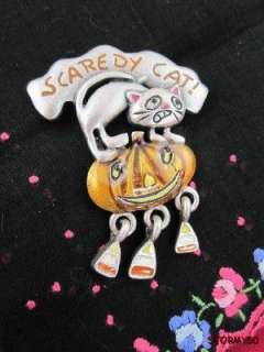 Scared Cat on Pumpkin JOL Candy Corn Halloween Pin Broo  