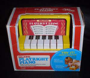RARE VINTAGE 1984 SHELCORE PLAYWRIGHT PIANO MUSICAL TOY  