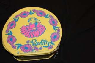 VINTAGE BUFFY DOLL FAMILY AFFAIR YELLOW CARRYING CASE FOR MRS. BEASLEY 